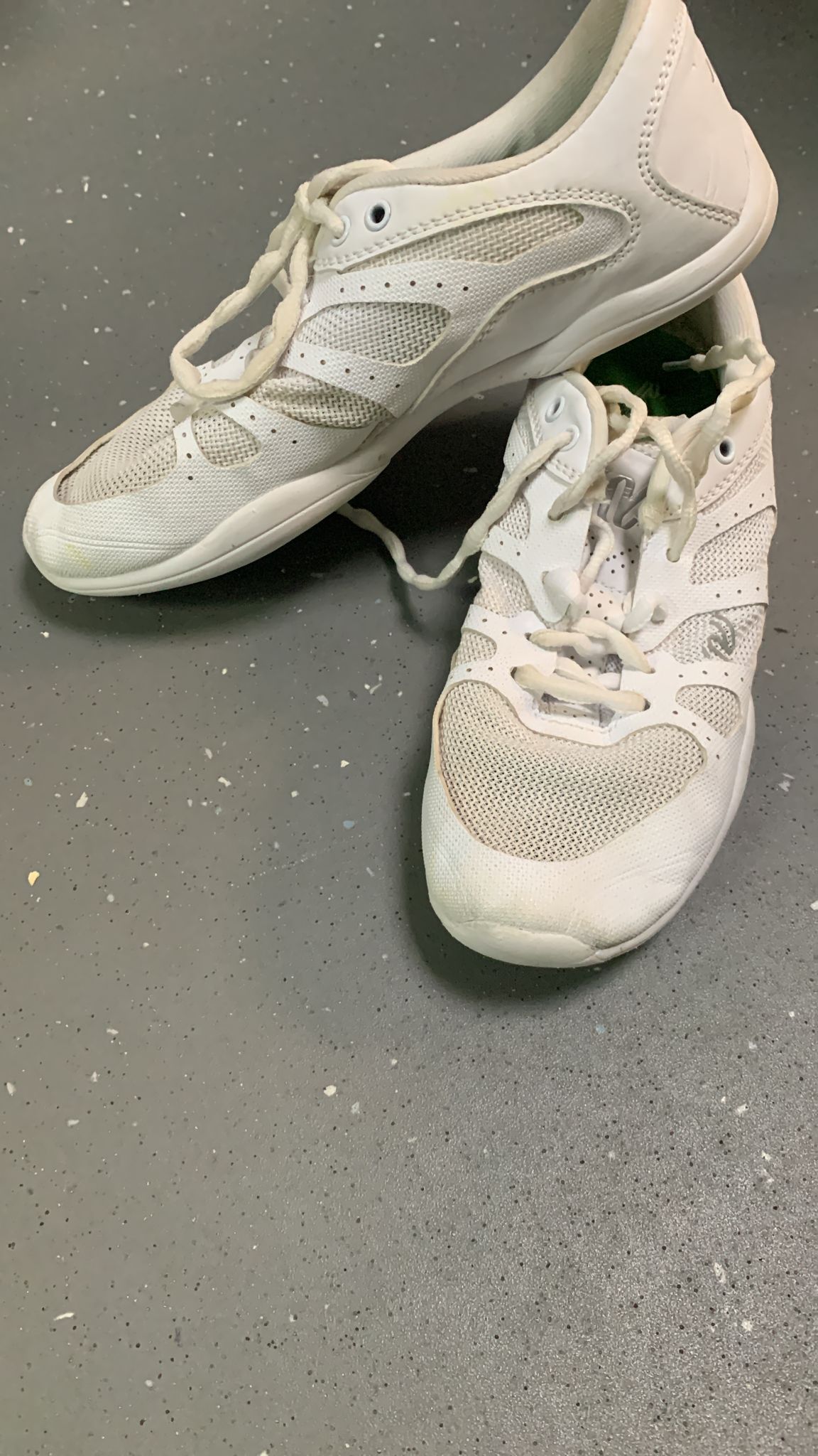 Cheer Shoes - Size UK 4